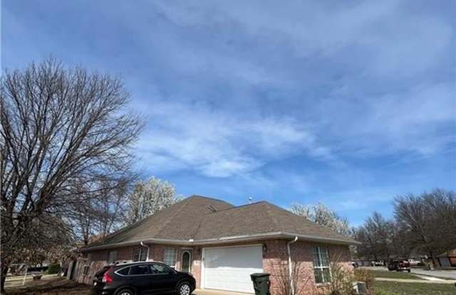 746 Larkspur  LN photos photos