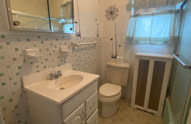 Gorgeous 3-Bedroom Apartment in Havertown! Available mid-September! Gallery 4