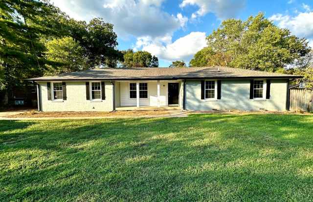 Fully Renovated in the Heart of Hendersonville photos photos