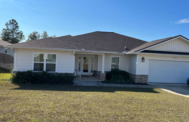 Executive Living - 7913 Majestic Cypress Drive, East Milton, FL 32583