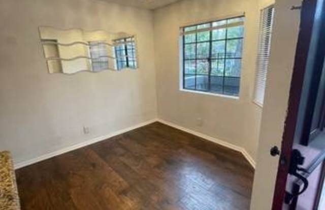 24263 Avenida De Las Flores Gallery 3