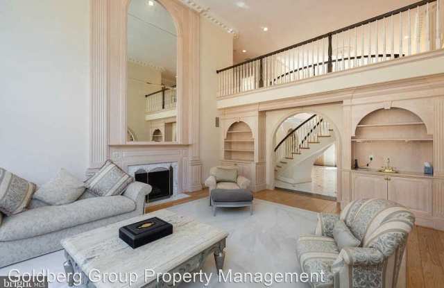 9908 Bentcross Drive Gallery 4