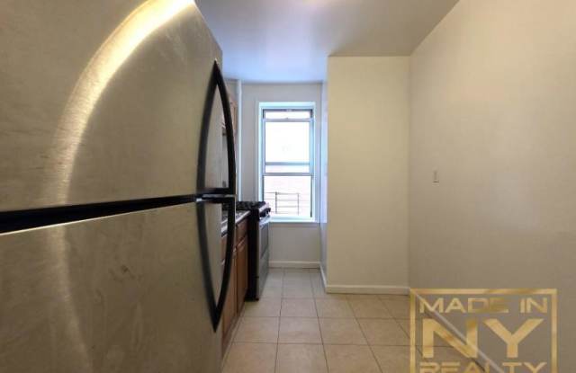 22-55 33rd St photos photos