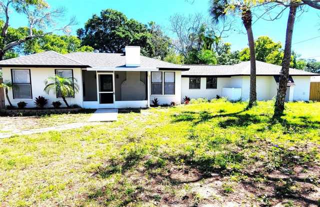 235 MILWAUKEE AVENUE - 235 Milwaukee Avenue, Dunedin, FL 34698