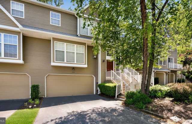 137 WEYBRIDGE Drive Gallery 2