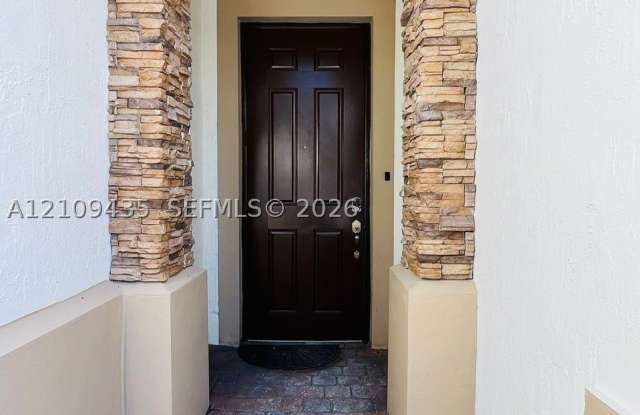 24161 SW 115th Ct Gallery 2