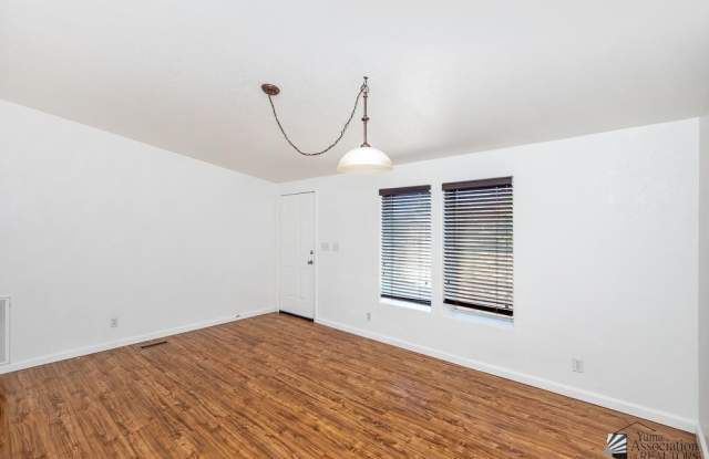 10439 E 37 ST Gallery 3