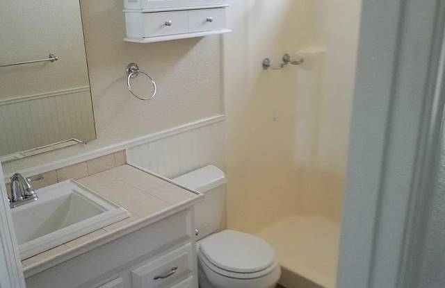 2265 Bradford Ave photos photos