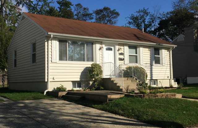10005 MONTAUK AVE - 10005 Montauk Avenue, North Bethesda, MD 20817