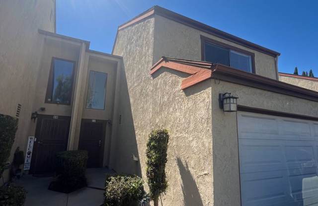 Beautiful Two story townhouse. 3 bedrooms 2.5 baths photos photos