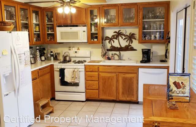 10704 Esmeraldas Gallery 3
