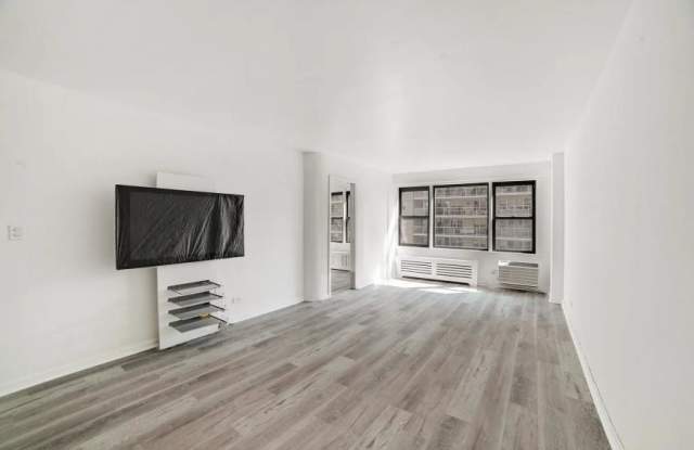 245 East 24th Street photos photos