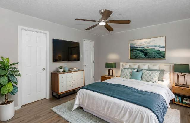 301 Greenville Apartments Gallery 4