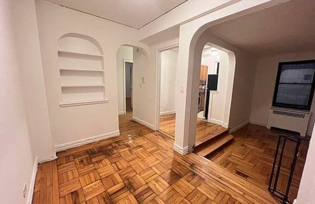 2700 GRANDCONCOURSE photos photos