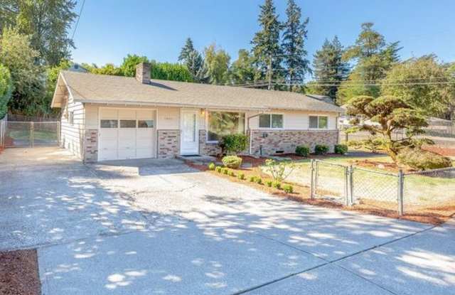 Nice Home in a Quiet Milwaukie Neighborhood! Gallery 1