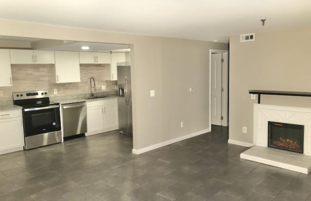 1004 Parkvale CourtApt photos photos