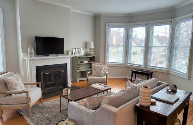 5800 Walnut St., 2 photos photos
