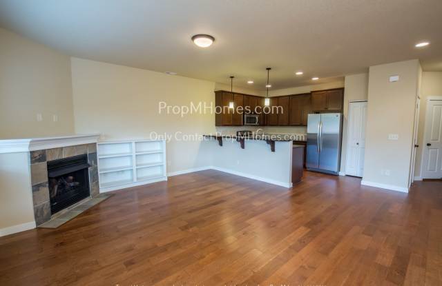 Beautiful Four Bedroom Home in North Plains - Short Term Lease Through May 31st Gallery 4