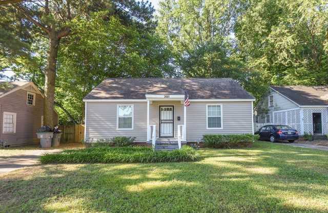 DARLING 2 bed, 1 bath home near Memphis Botanic Garden and Getwell Road. photos photos