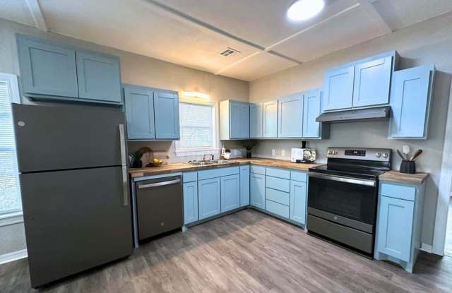 22 5th SW Gallery 2