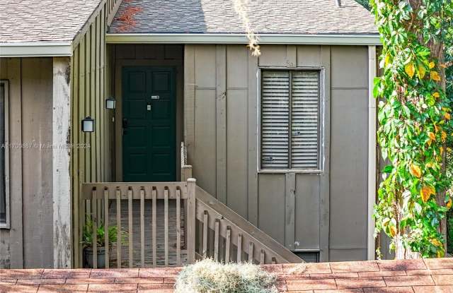 5303 Indian Creek Drive - 5303 Indian Creek Drive, Orlando, FL 32811 5303 Indian Creek Drive - 5303 Indian Creek Drive, Orlando, FL 32811