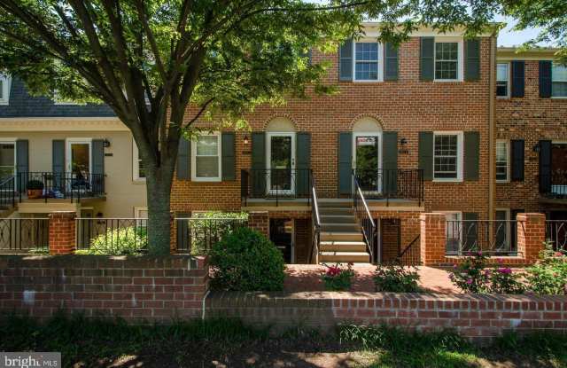 3207 SUTTON PLACE NW Gallery 2