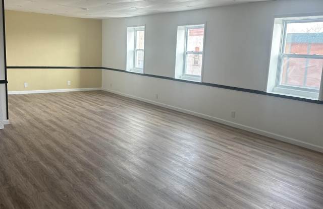 104 1/2 W Michigan Street photos photos