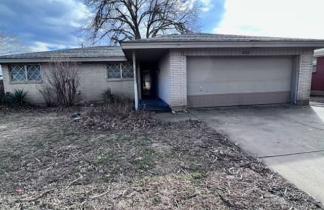 4708 Woodview Dr - 4708 Woodview Drive, Del City, OK 73115