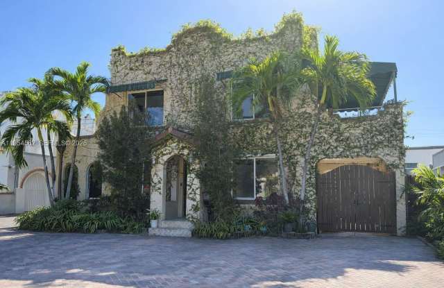 2264 SW 16th Ter photos photos