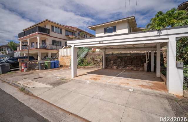 1 bd, 1 ba, 2 parking split level Single family Home in Salt Lak photos photos