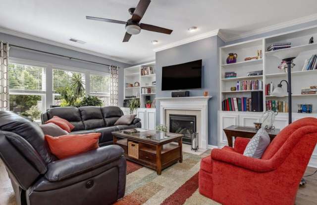 316 OldCastle Drive Gallery 1