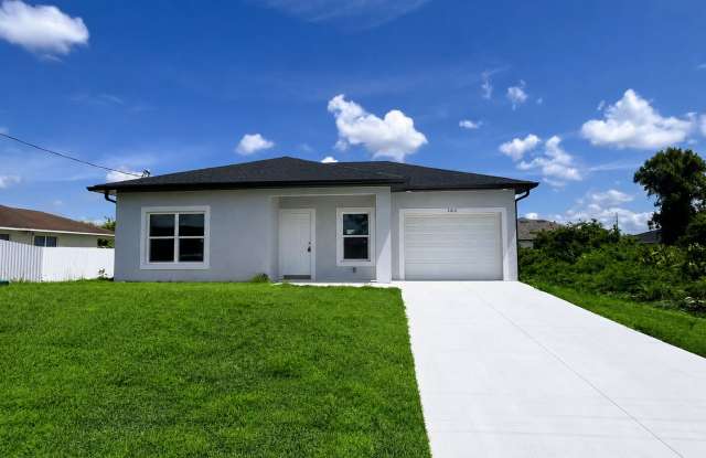 LOCATION LOCATION LOCATION-NEWER 2 BEDROOM 2 BATHROOM-MOVE IN READY Gallery 1