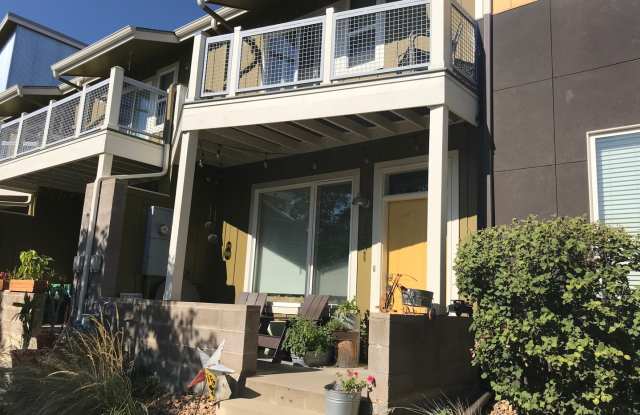 Lovely NOBO Townhouse in Desirable Holiday Neighborhood - 1641 Zamia Avenue, Boulder, CO 80304