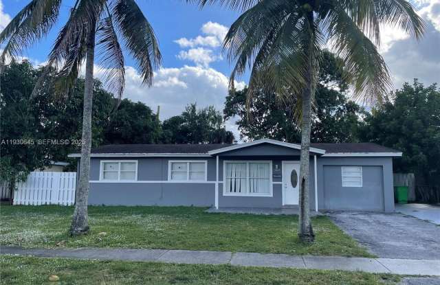 5820 NW 13th St photos photos