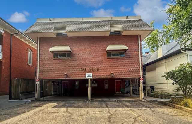 CHEESMAN PARK! TWO STORY CONDO! ADDITIONAL HALF BATH ON MAIN LEVEL! PARKING, HARDWOODS, STORAGE! photos photos