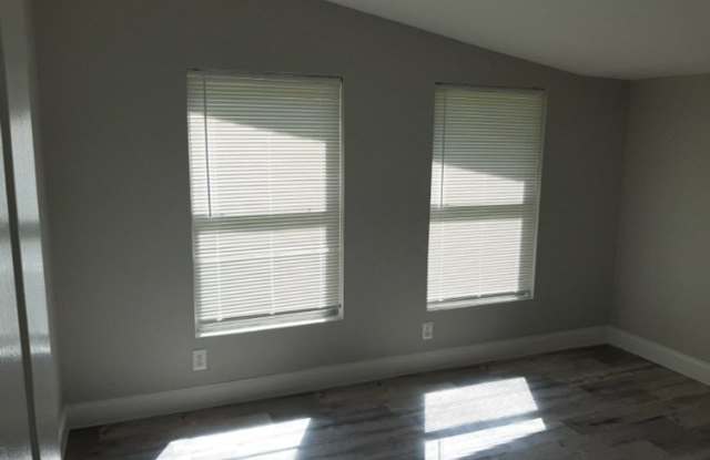 835 S 14th - 835 South 14th Street, Silsbee, TX 77656