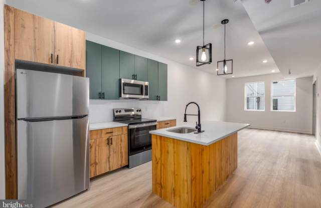 1224 W SILVER Street photos photos