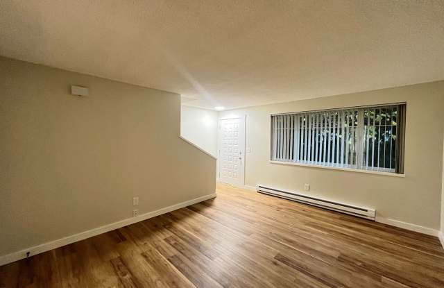 KHK1323 - The Bay Gallery 4