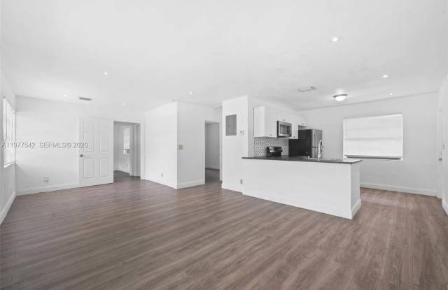 1344 NW 7th Ter photos photos