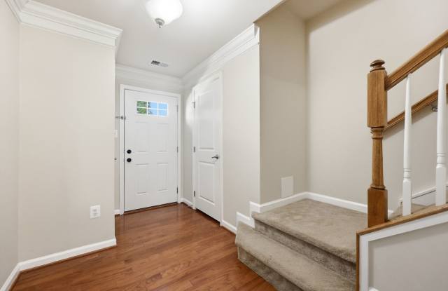 Large Townhome in Wormans Mill! Gallery 3