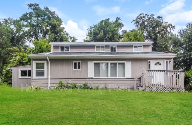 1346 Beverly Rd - 1346 Beverly Road, Port Vue, PA 15133