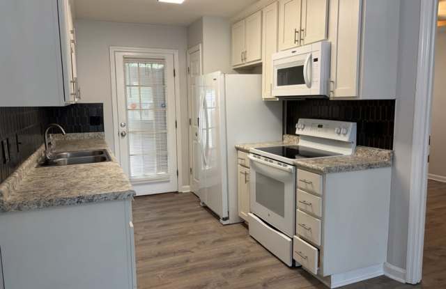 2052 Darnell Circle - B photos photos