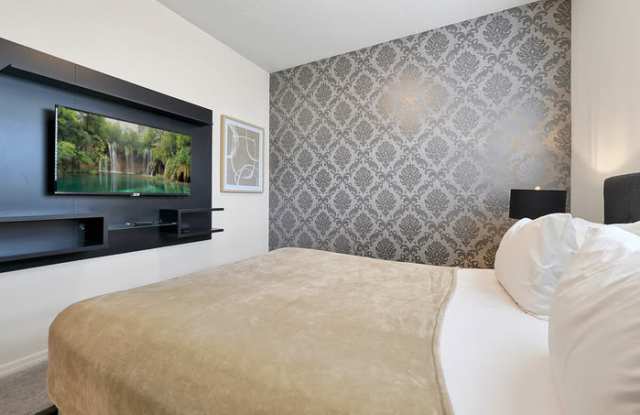 7435 Oakmoss Loop Gallery 4