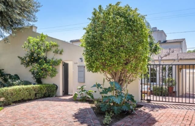 245 South Crescent Drive - 245 South Crescent Drive, Beverly Hills, CA 90212