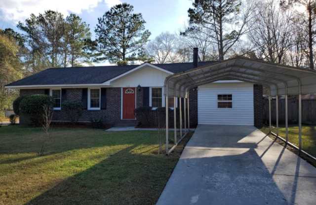 3 BR/ 1 BA Ranch Style Home in Summerville! photos photos