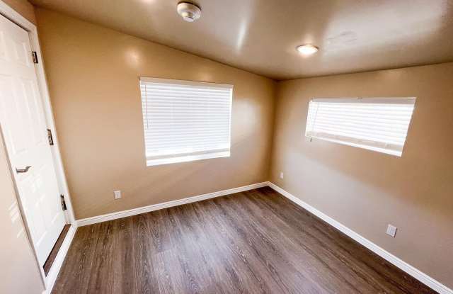 S105 2 Bed 1 Bath in Hildale *utilities included* Gallery 4