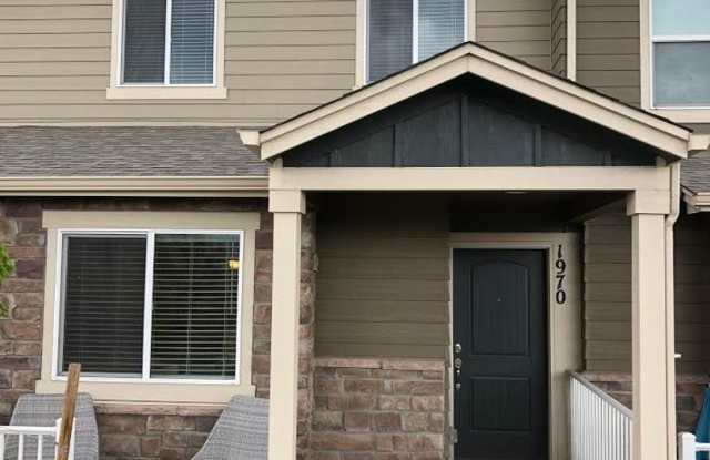 "Model Like" 3 BD, 2.5 BA, 2 Car Townhome, Mountain Views, Near Downtown & Ft. Carson Gallery 1