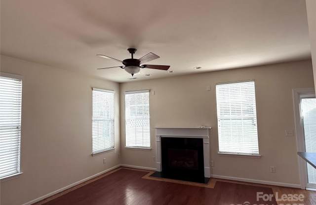7549 Bluff Point Lane Gallery 4