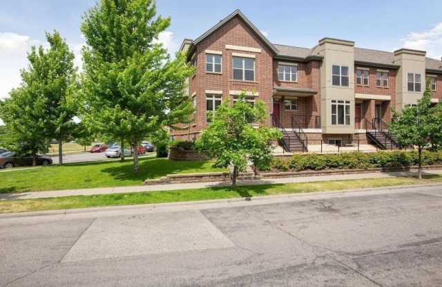 731 Victoria Street S photos photos