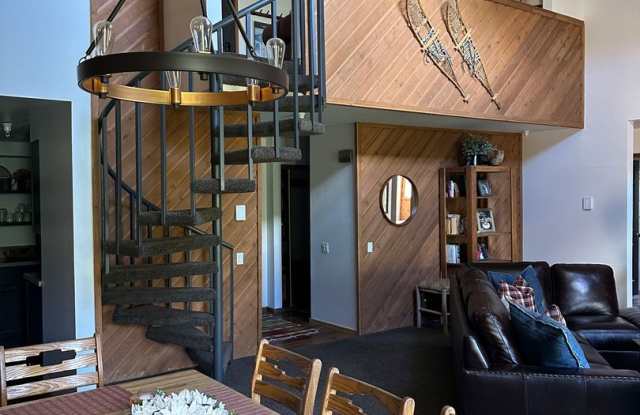 Spacious Aspen Creek Condo with Loft  Mountain Views – Mammoth Lakes photos photos